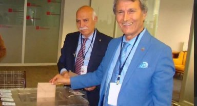 Kutlu Parti ilk olağan kurultayını yaptı... Yusuf Halaçoğlu yeniden Genel Başkan