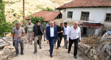 Malatya Hekimhan'da selin yaraları sarılıyor
