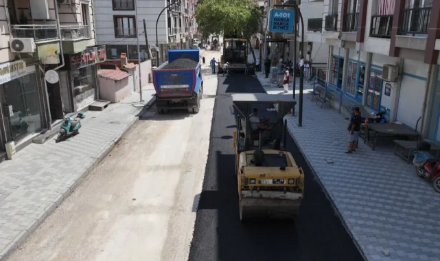 Manisa Soma'da Turgutalp Mahallesi ilk kez sıcak asfaltla buluşuyor