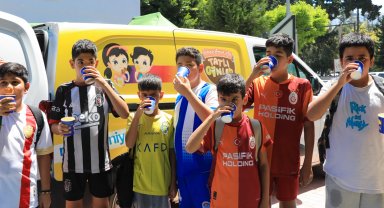 Mersin'de yaz sıcaklarına limonlu serinlik