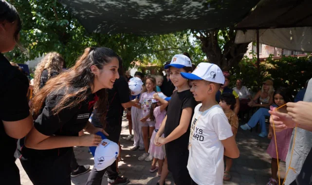 Muğla Büyükşehir yangından etkilenen çocukların yanında