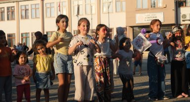 Sakarya Taraklı'da çocuklarla 'Gezgin' buluşma