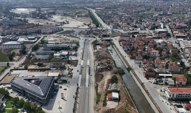Sakarya'da Yazlık Kavşağı'nda trafiği rahatlatacak köprüde önemli aşama