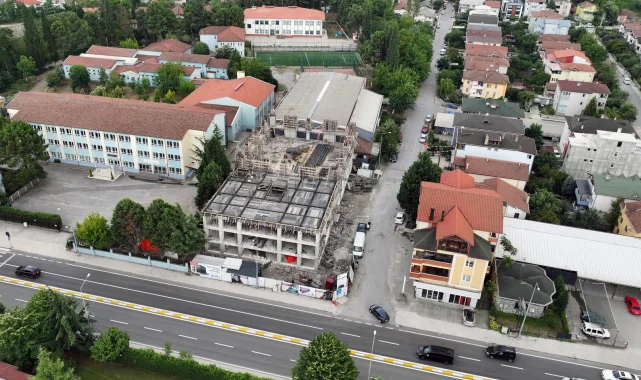 Sapanca Meydanı ve spor salonu projeleri hızla ilerliyor