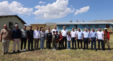 Siyasetçilere taş çıkartan Vali