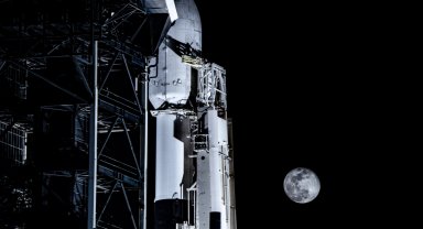 SpaceX'ten Ay'a çarpma açıklaması: Sorumlu uzay operasyonları için çalışıyoruz