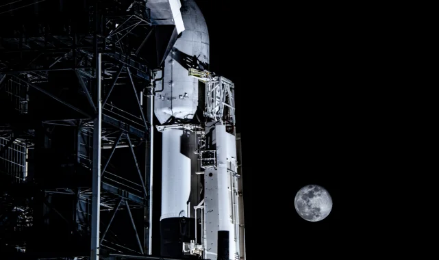 SpaceX'ten Ay'a çarpma açıklaması: Sorumlu uzay operasyonları için çalışıyoruz