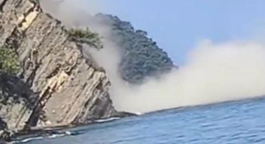 Tirilye Çamlık Tepesi'nde heyelan... Bölgede güvenlik önlemleri alındı
