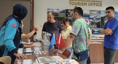 Trabzon'da turizm ofisleri turistlerin rehberi oluyor
