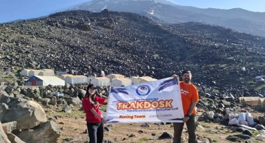 TRAKDOSK dağcılık sporcuları baba-kız Türkiye'nin çatısında