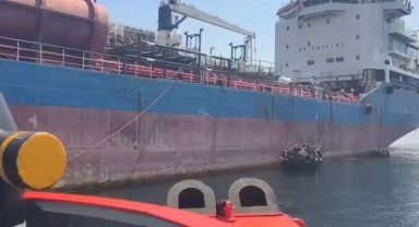 Yalova'da makine arızası yapan tanker güvenli bölgeye çekildi