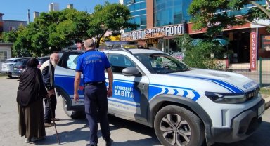 Zabıtadan gurbetçi yaşlı çifte yardım eli