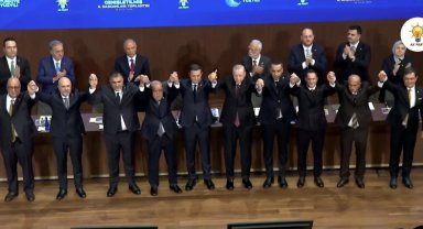 9 belediye başkanı AK Parti'ye geçti