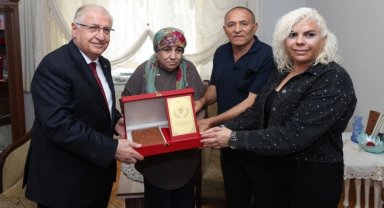 Bakan Güler, şehit Er Alaattin Buluç'un ailesini ziyaret etti