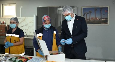 Balıkesir'de öğrencilere beslenme paketi desteği