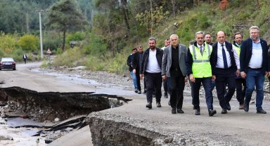 Başkan Alemdar afet mesaisi için Geyve'de... Sel tahribatının izleri siliniyor
