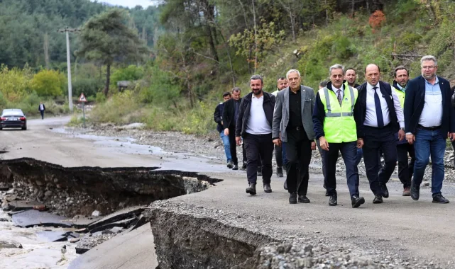 Başkan Alemdar afet mesaisi için Geyve'de... Sel tahribatının izleri siliniyor
