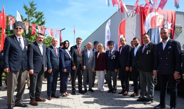 Başkan Vekili Biba, kahramanları anma törenine katıldı