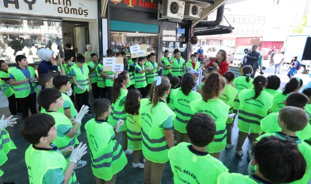 Bursa İnegöl'de temizlik seferberliği çarşıda devam etti
