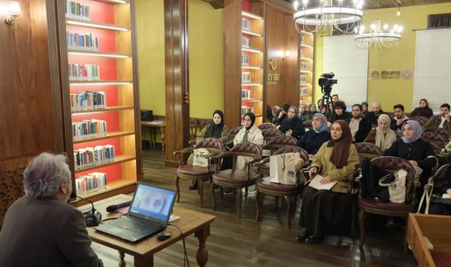 Bursa Yıldırım'da düşünce ve sanatın yeni adresi Alev Alatlı oldu