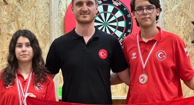 Bursa Yıldırımlı dartçılardan 'milli' gurur