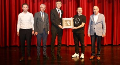 Bursa'da öğretmenler 'Maarifin Kalbinde' oyunla buluştu