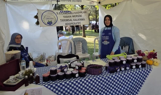 Candarlı kadınlarından Bursa Gastronomi Festivali'nde yaban mersini rüzgârı