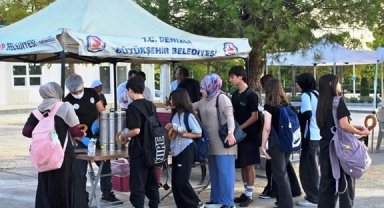 Denizli'de okul yolunda öğrencilere sıcak sürpriz