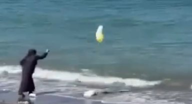 Düzce Akçakoca'da piknik sonrası çöplerini denize attılar
