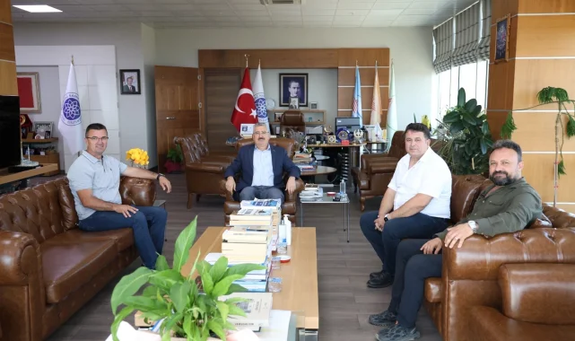 Edirne Gazeteciler Derneği'nden Rektör Mümin Şahin'e ziyaret