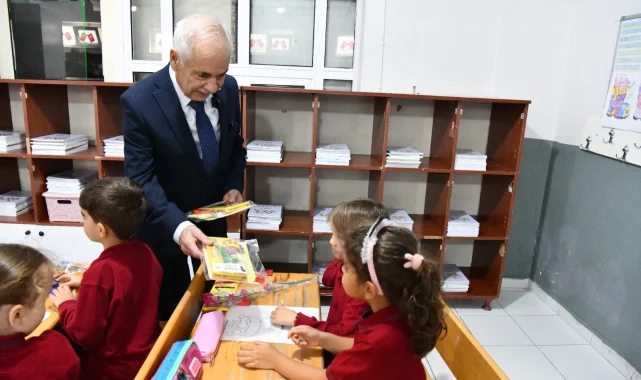Edirne Keşan'da minik öğrencilere kırtasiye desteği