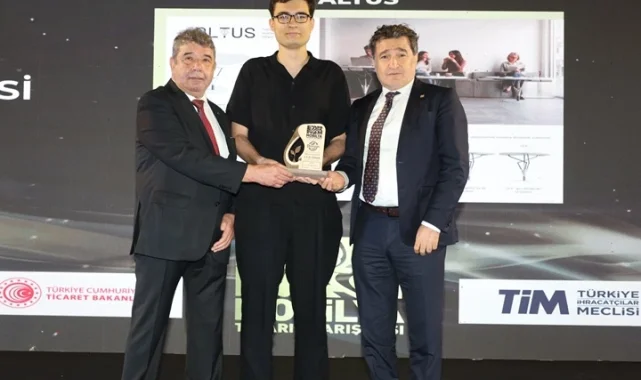 Ezber Bozan tasarımlar yaptılar ödülleri kazandılar