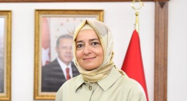 Fon iddialarına adı karışmıştı... Betül Sayan Kaya görevlerinden affını istedi