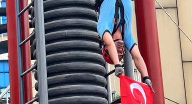 Gaziantepli itfaiyecilerden yüksek irtifa gösterisi