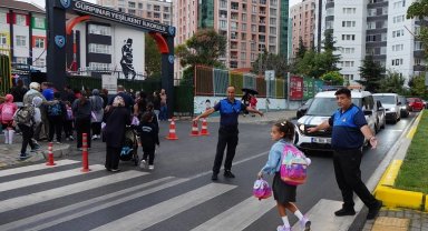 İstanbul Beylikdüzü'nde okul çevrelerinde güvenlik artırıldı