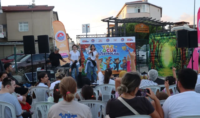 İstanbul Maltepe'de açık hava çocuk tiyatrosunda yaz finali gerçekleşti