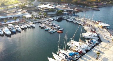 İzmir Marina'da pop klasikleri