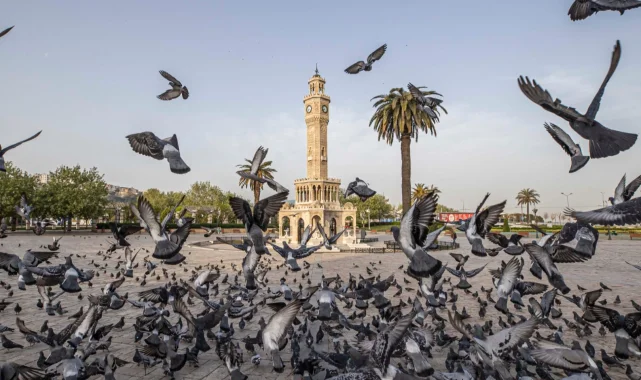 İzmir Saat Kulesi 125 yıldır zamana tanıklık ediyor