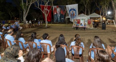 İzmir'de Başkan Tugay geleceğin şehir plancılarıyla buluştu