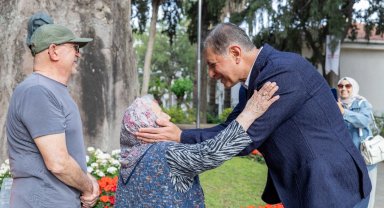 İzmir'de emeklilere yaklaşık 90 milyon TL'lik destek