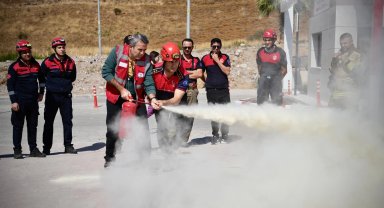 İzmir'de İtfaiye Haftası'nda nefes kesen tatbikat