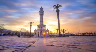 İzmir'in dijital rehberi yenilendi