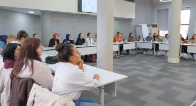 İzmit Belediyesi kitap okuma kültürünü güçlendiren atölyede