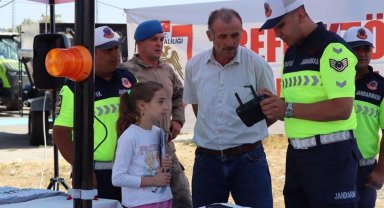 Jandarma ekipleri Sivas'ta fuarda bilgilendirdi
