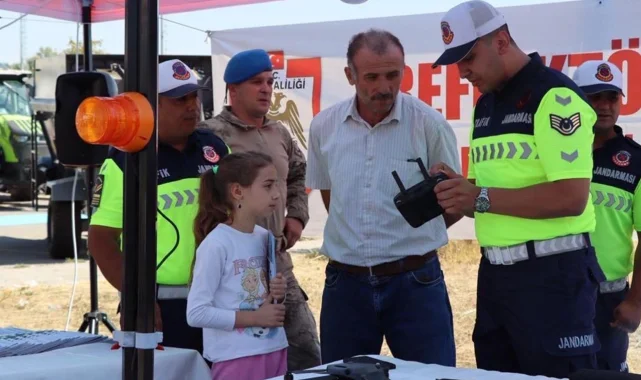 Jandarma ekipleri Sivas'ta fuarda bilgilendirdi