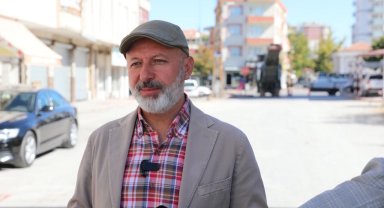 Kayseri Kocasinan'da freze aracıyla asfalt kazılıyor