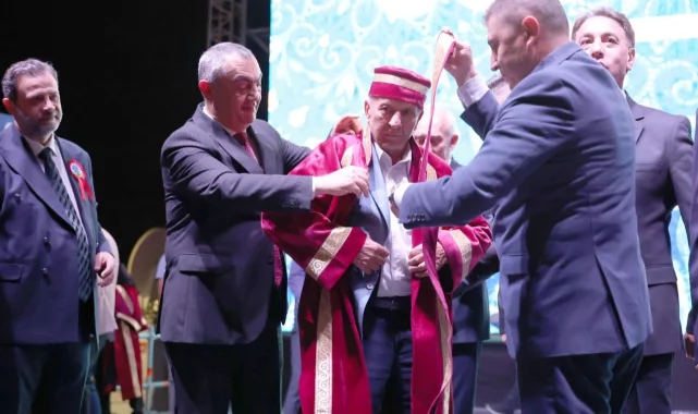 KAYSO'nun Yılın Ahisi Mustafa Suat Köylüoğlu kaftan giydi