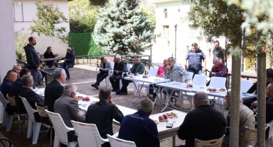 Kocaeli İzmit'te ihtiyaçlar yerinde dinlendi
