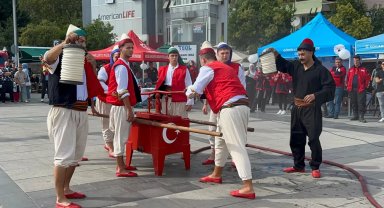 Kocaeli meydanları İtfaiye Haftası'nda renklendi