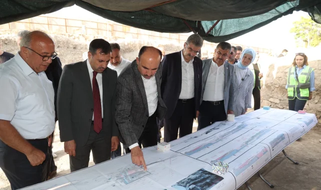 Konya'da Larende Kapısı kazı çalışmaları incelendi